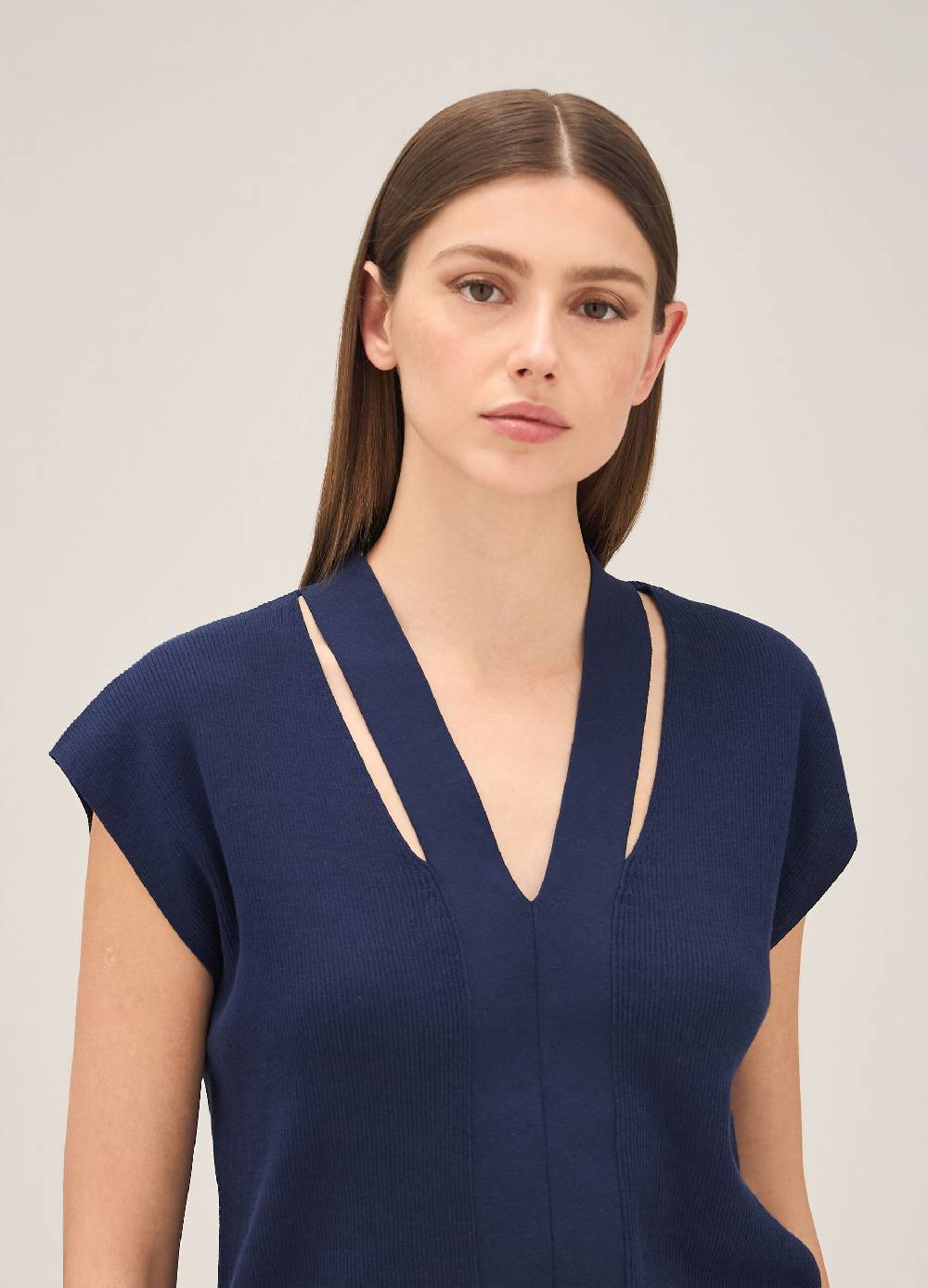 LES COPAINSMaglia tricot con scollo a V Esporta salva