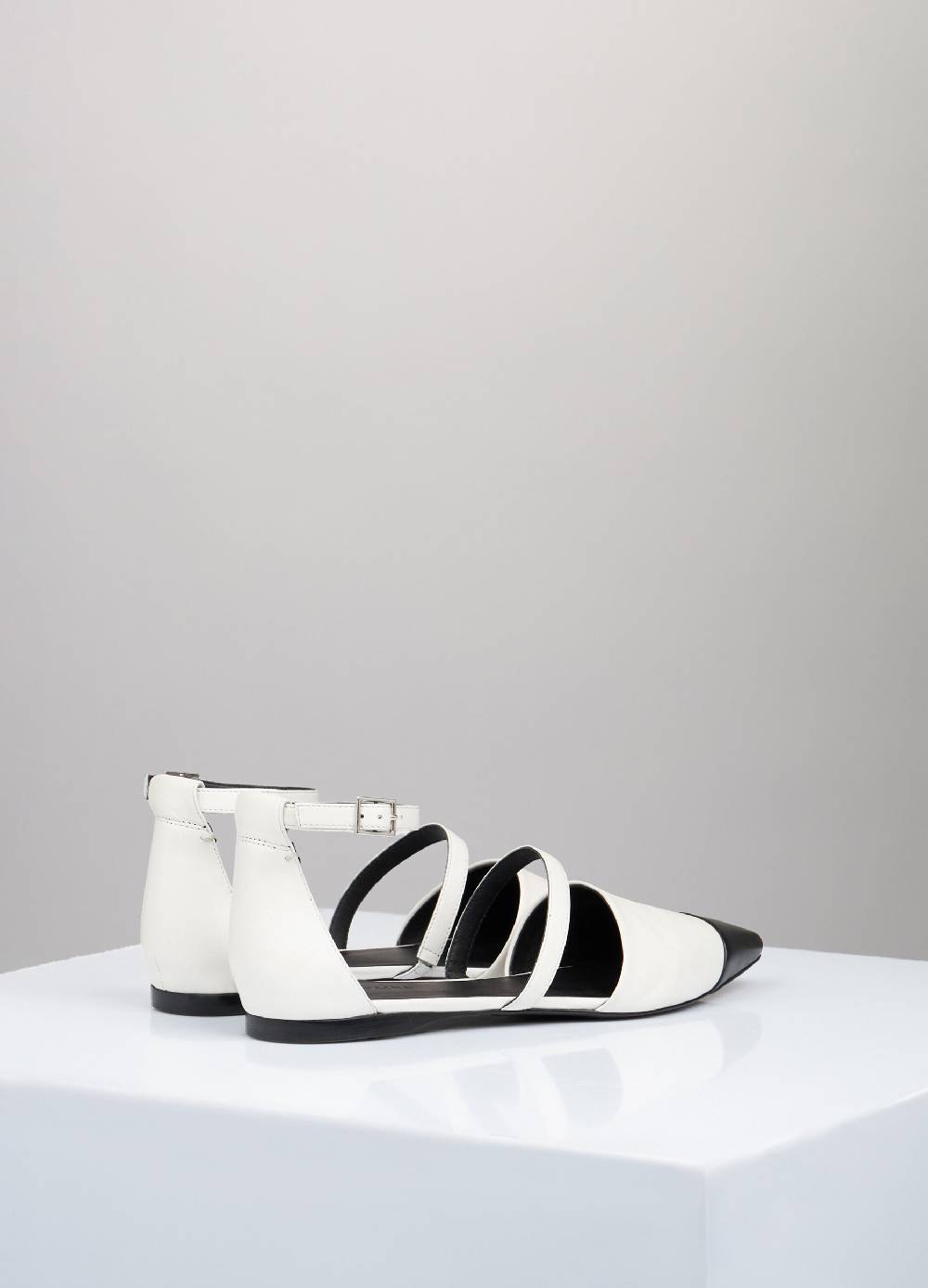 LES COPAINSBallerine in vera pelle con laccetto alla caviglia Vendite Flash