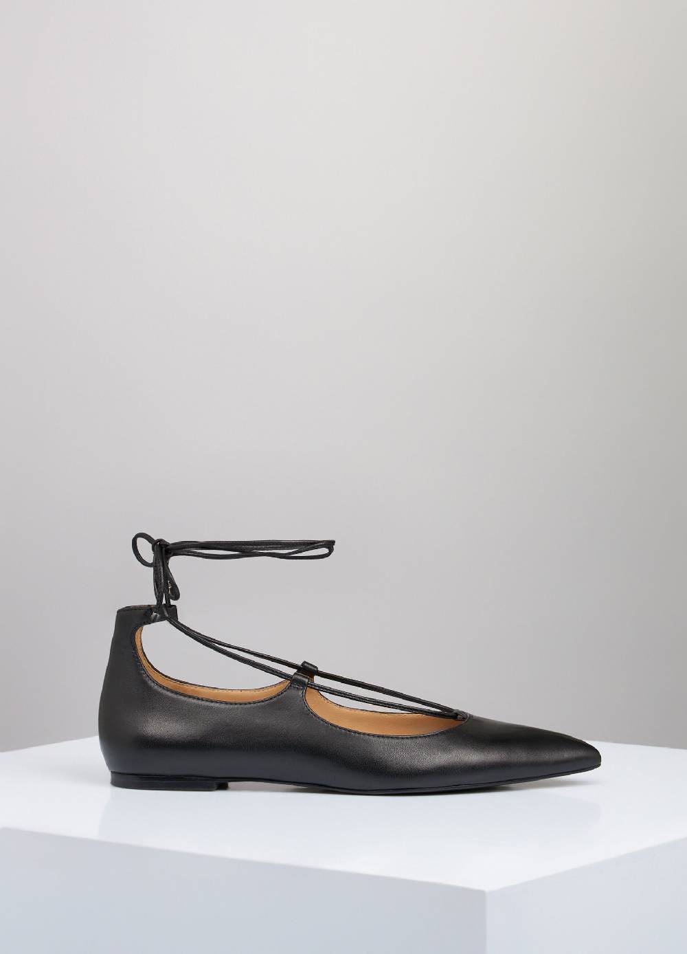 LES COPAINSBallerine in vera pelle con laccetti Negozio