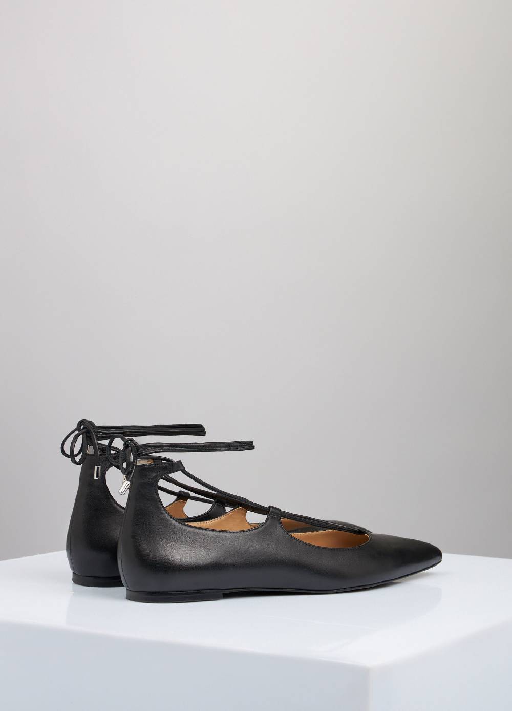 LES COPAINSBallerine in vera pelle con laccetti Negozio