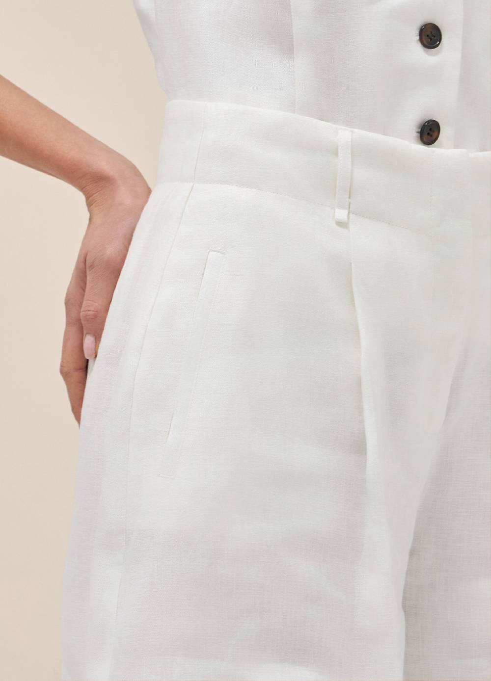 LES COPAINSPantaloni shorts in lino Black Friday Prezzi