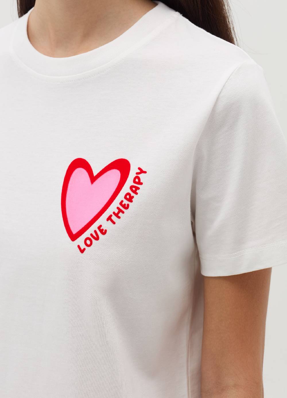 LOVE THERAPY T-shirt con stampa cuore Offerta