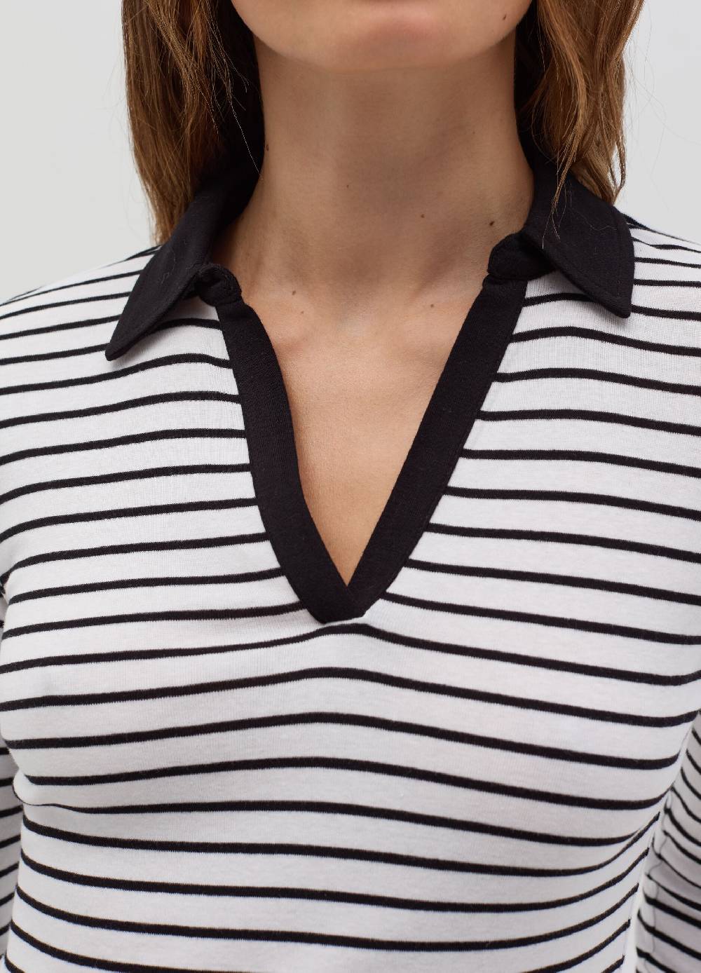 OVS T-shirt a maniche lunghe con scollo a polo 2025