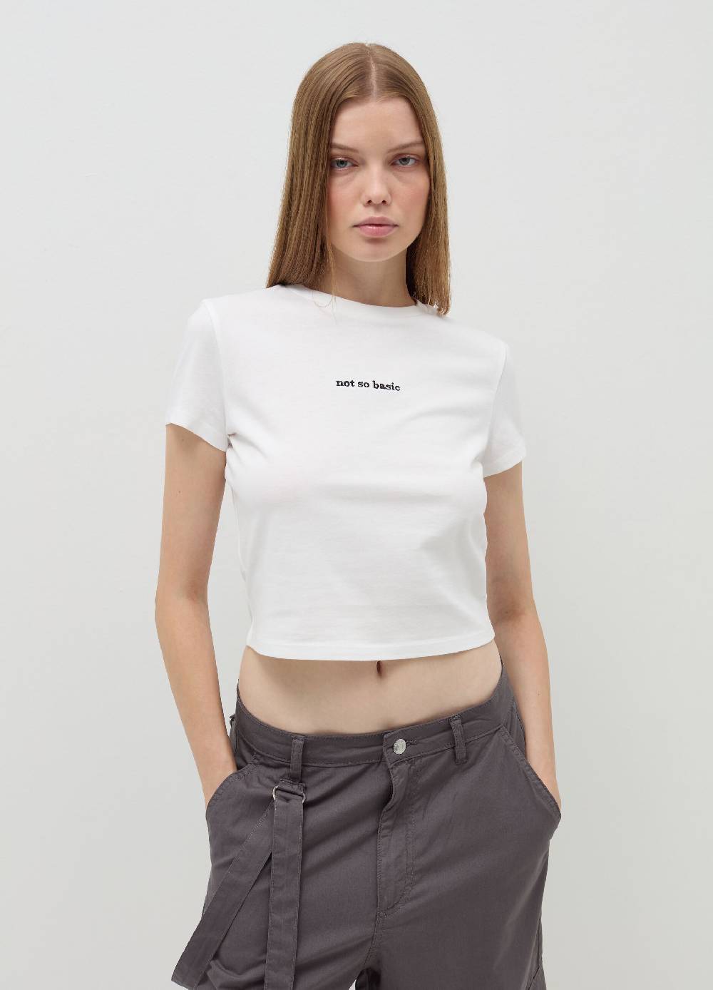 B. ANGEL T-shirt crop con ricamo lettering Offerta