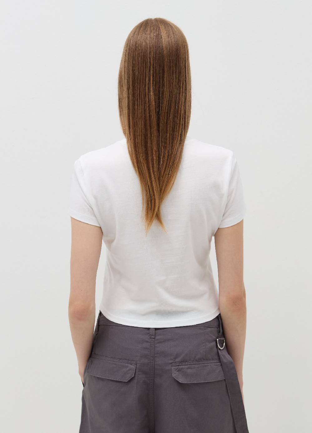B. ANGEL T-shirt crop con ricamo lettering Offerta
