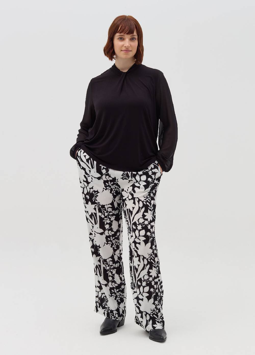 MYA T-shirt in viscosa stretch con nodo Curvy Outlet