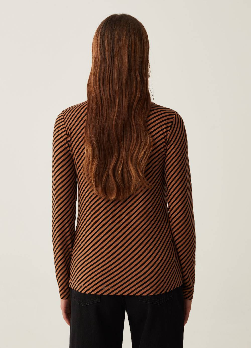 OVS T-shirt a collo alto stampa a righe oblique In Vendita