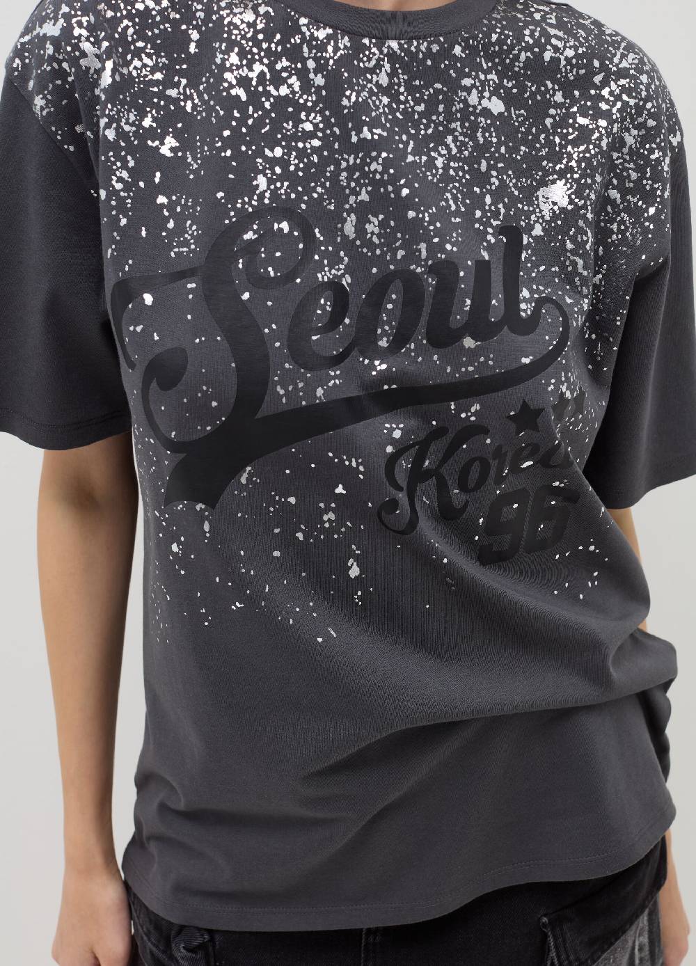 B. ANGEL T-shirt relaxed fit con stampa in foil Saldi