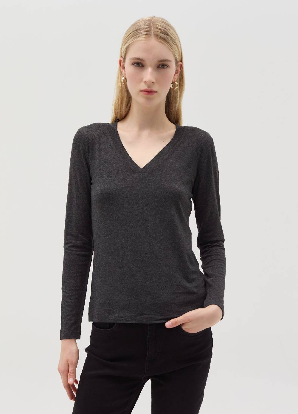 OVS T-shirt in viscosa stretch con scollo a V Hotsell