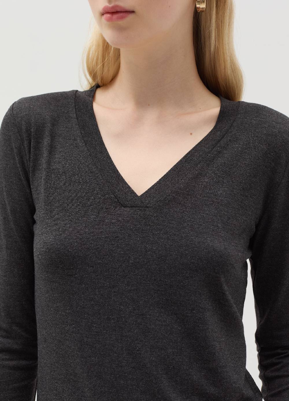 OVS T-shirt in viscosa stretch con scollo a V Hotsell