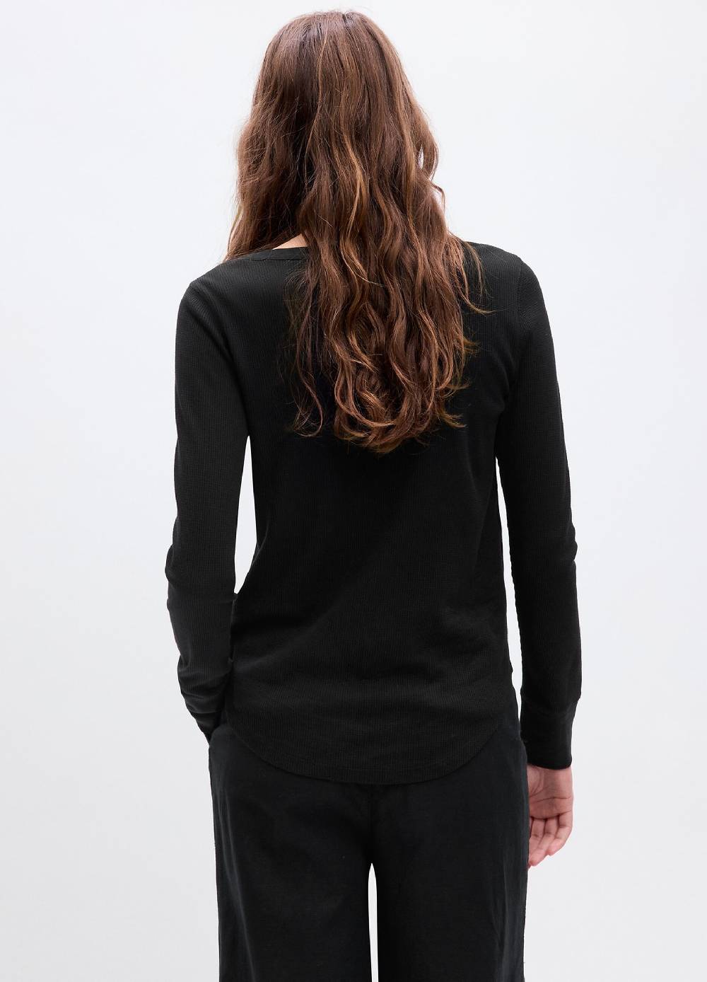 GAP T-shirt con micro trama waffle a maniche lunghe 2025