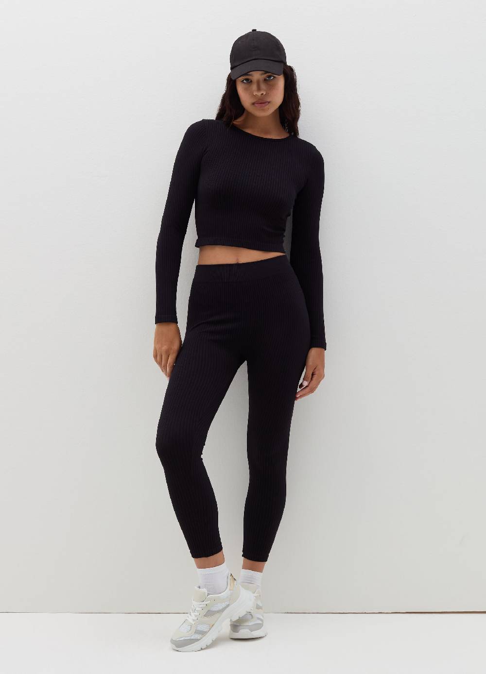 B. ANGEL T-shirt crop a costine con maniche lunghe Affare Del Giorno