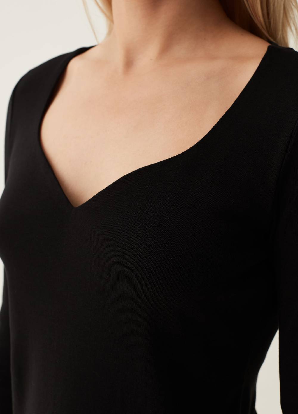 OVS T-shirt a maniche lunghe con scollo a cuore Economico