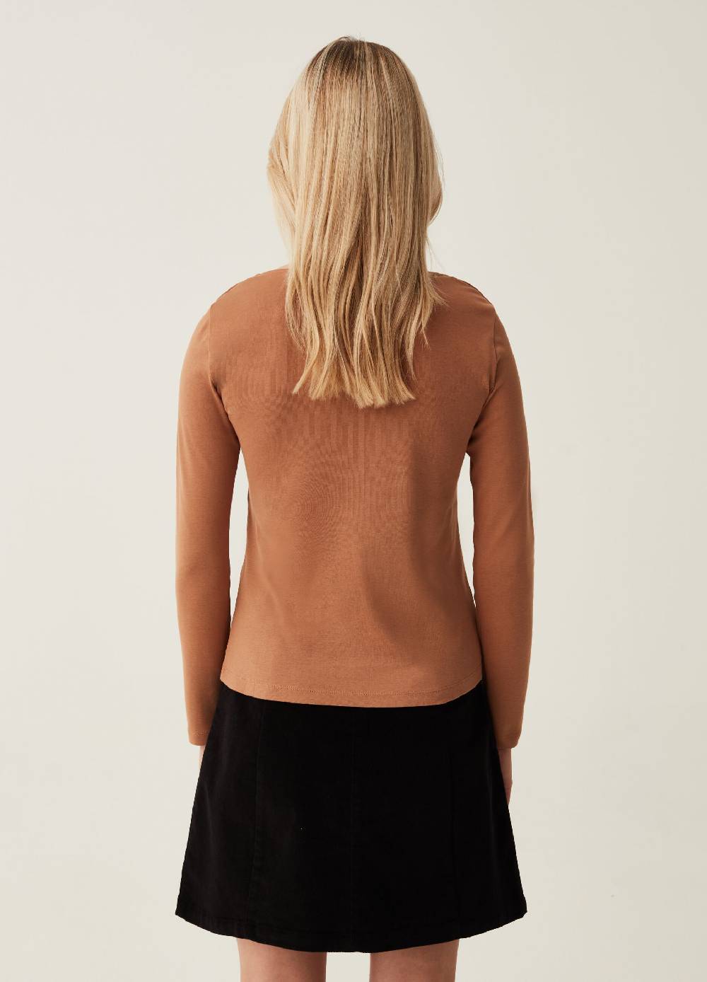 OVS T-shirt a maniche lunghe con scollo a cuore Offerte