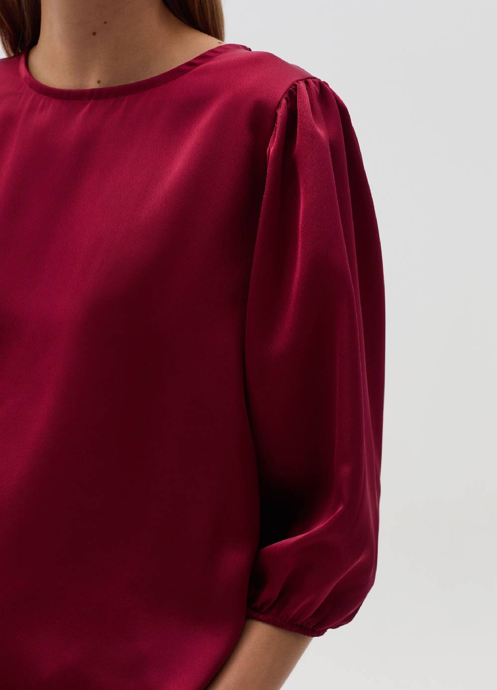 HYBRID Blusa in satin con maniche a sbuffo Vendite Flash
