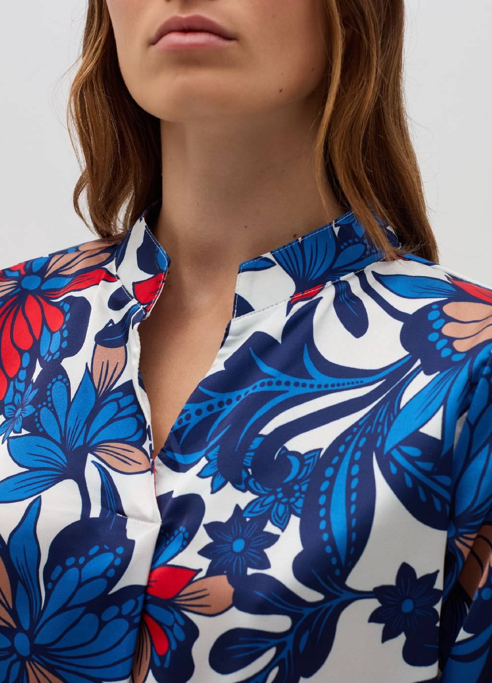 HYBRID Blusa floreale con maniche a tre quarti Nuova