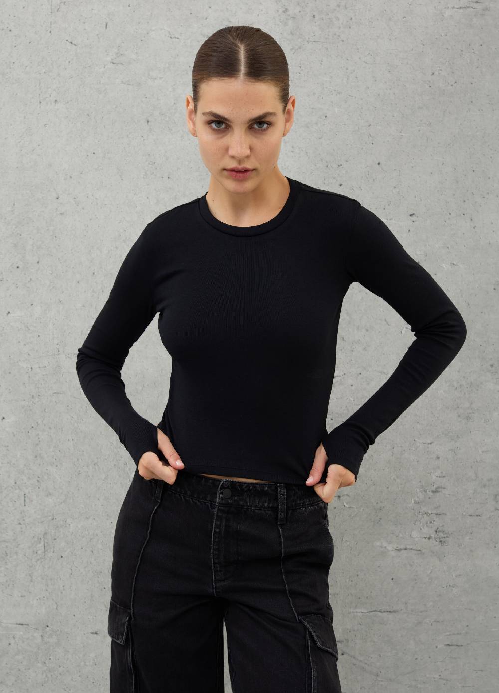 UTOPJA Crop Longsleeve T-shirt Black 2025