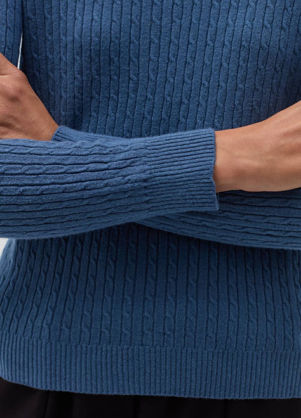 HYBRID Maglia a coste piatte con lavorazione intrecciata Offerte