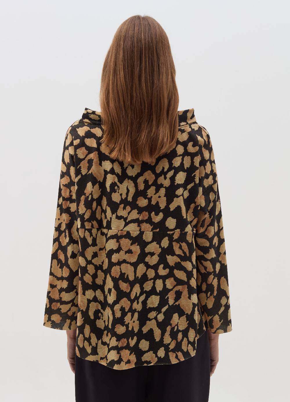 HYBRID Blusa animalier con scollo ad anello Presa