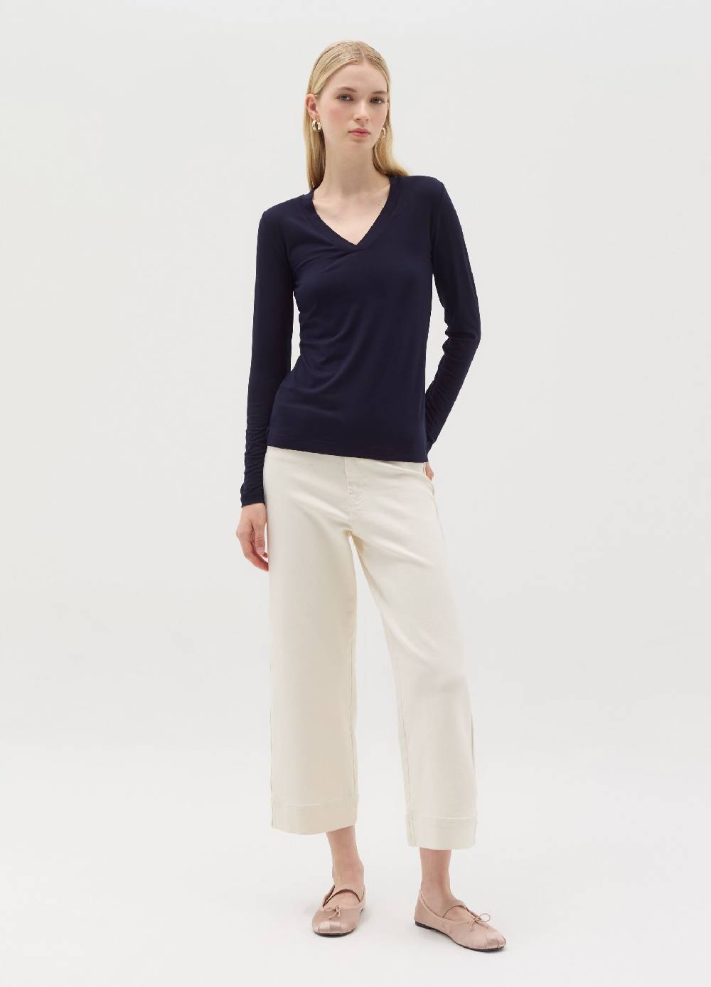 OVS T-shirt in viscosa stretch con scollo a V Smaltimento dello stoccaggio