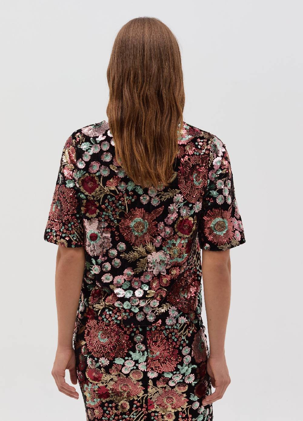 LULAH D. Maglia con disegno floreale in paillettes Nuovi prodotti