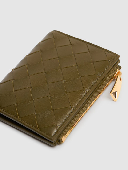 Luisaviaroma Small Intrecciato 15 leather wallet Offerta migliore