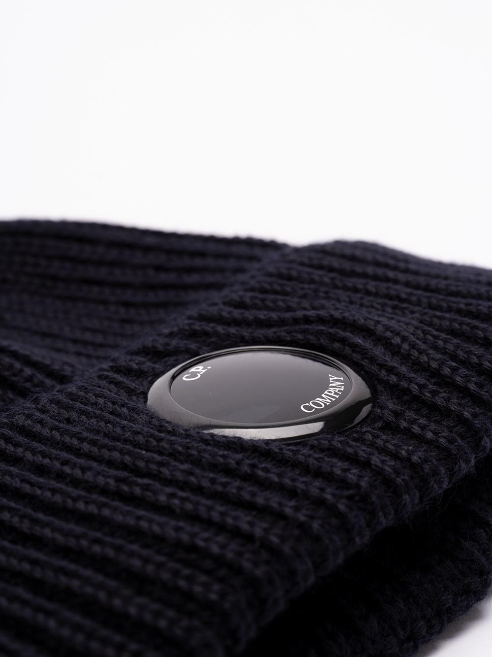 C.p. company `Lens` Beanie Comprane uno, ottenene uno gratis