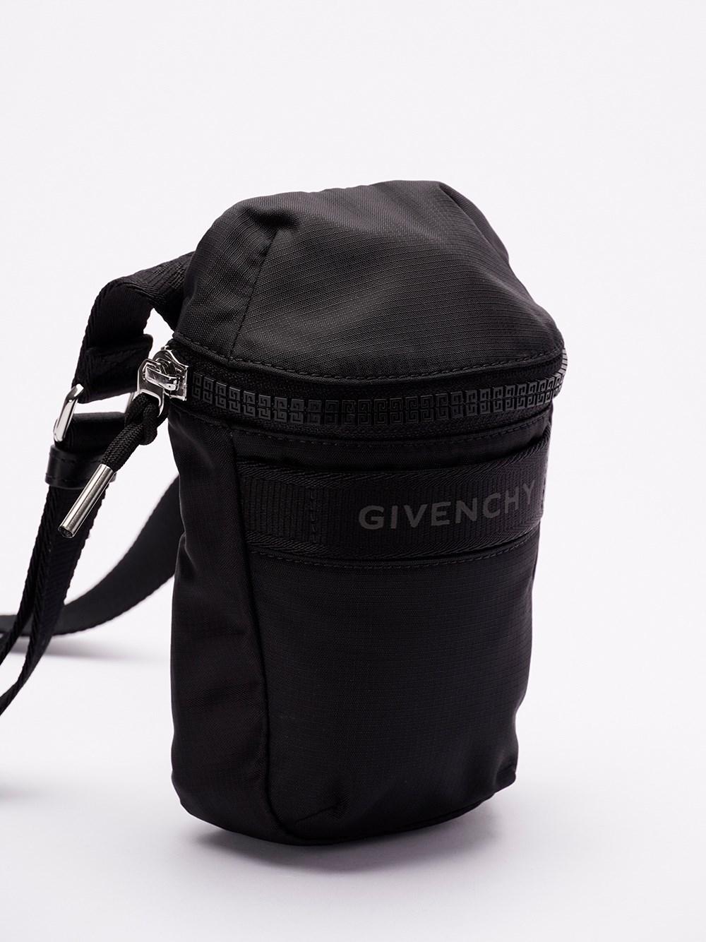 Givenchy `G-Trek` Phone Pouch 50% di sconto per tempo limitato