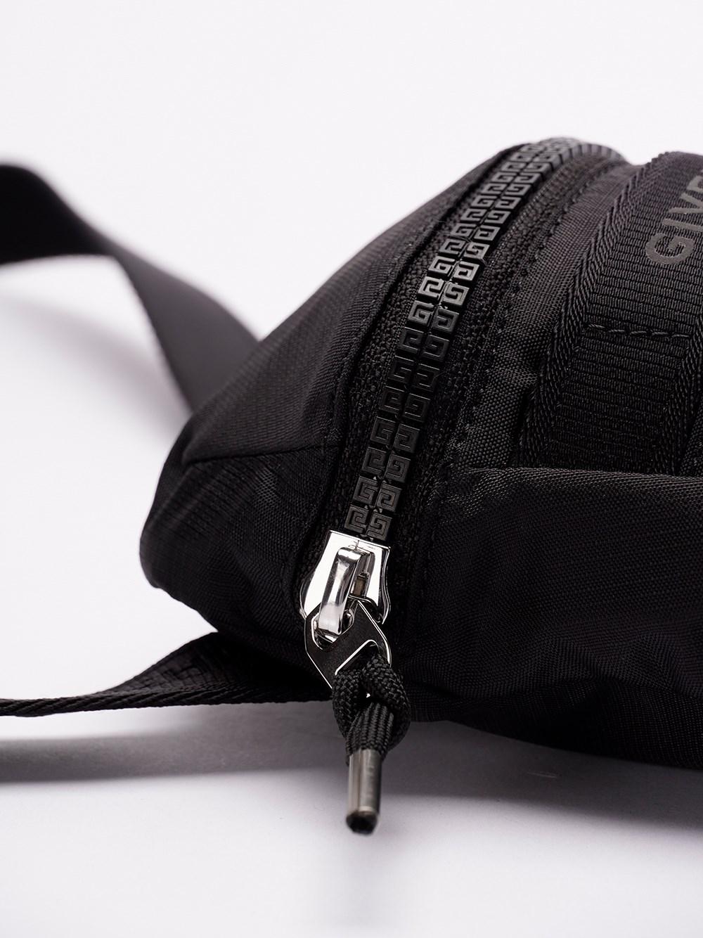 Givenchy `G-Trek` Phone Pouch 50% di sconto per tempo limitato