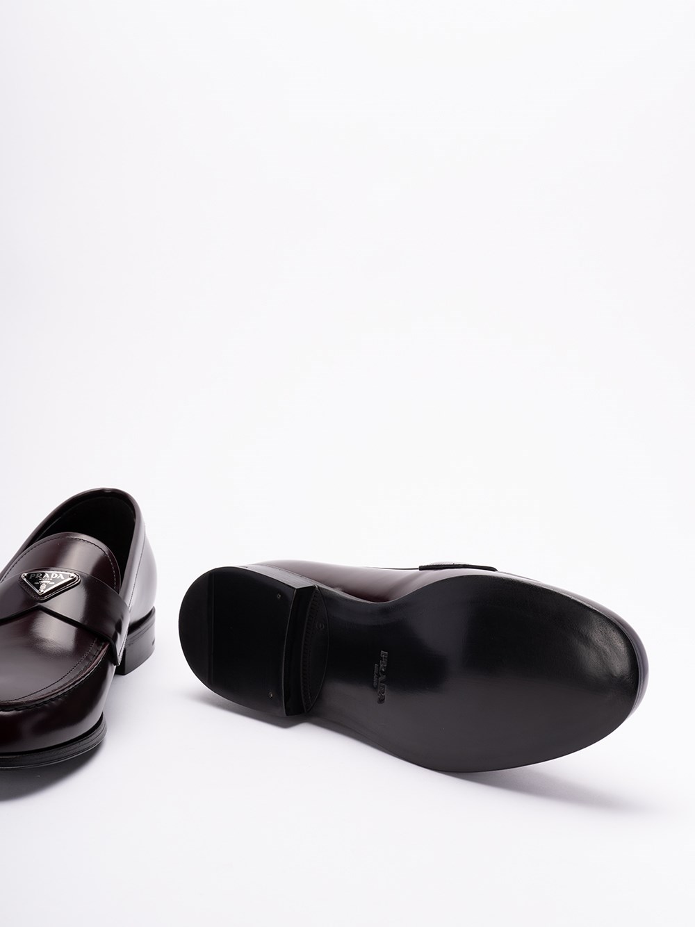 Prada Brushed Leather Loafers Vendite Flash