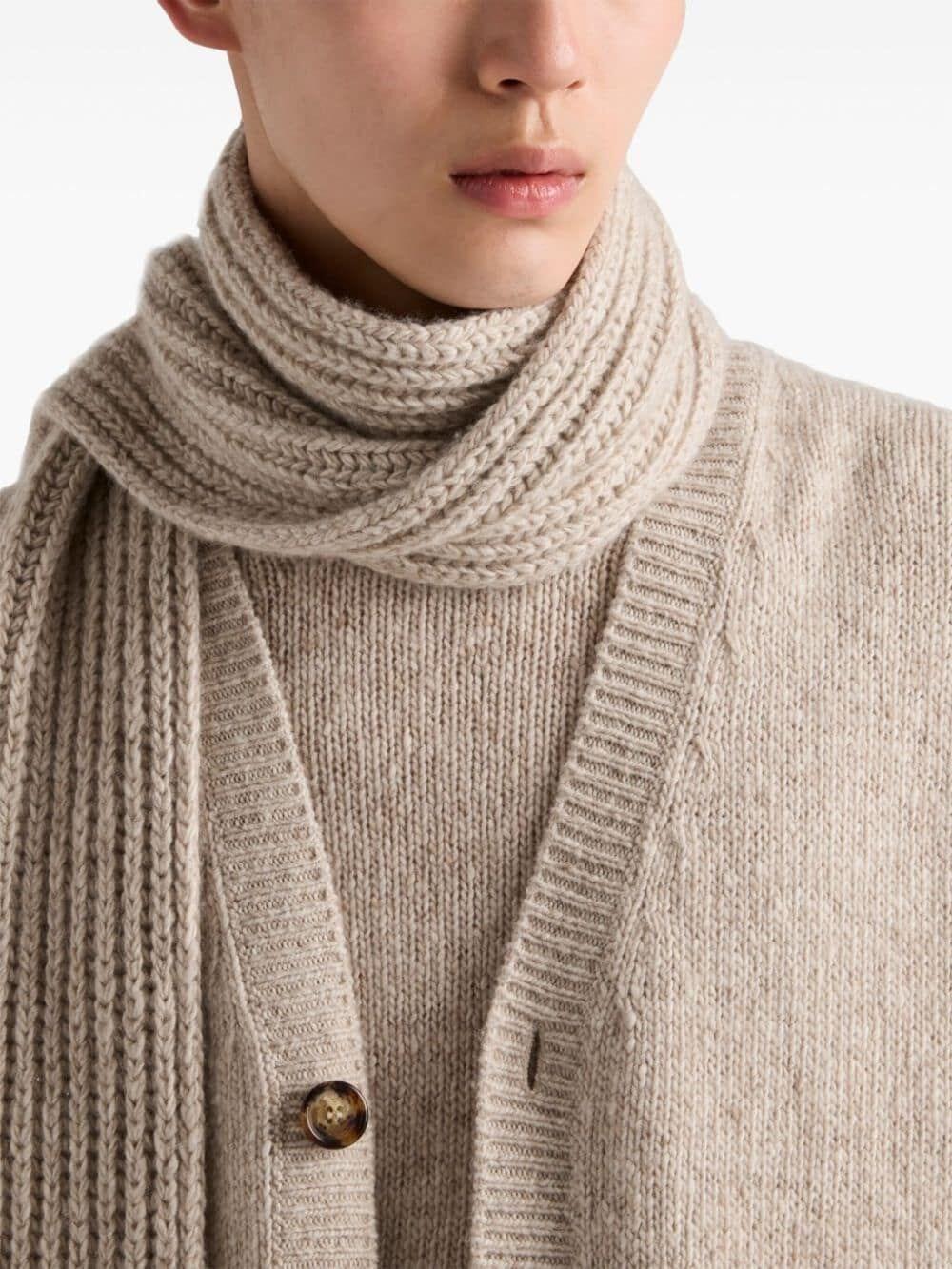 Prada Round-Neck Cashemere Sweater Grandi sconti