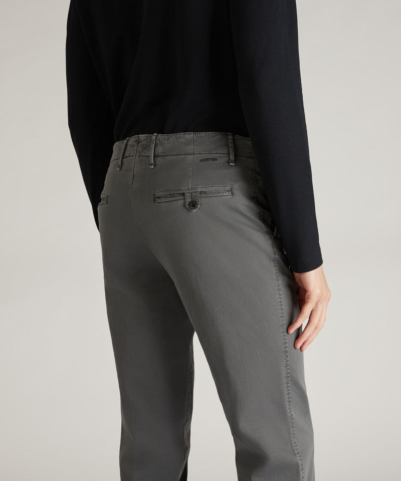 Slowear Pantalone slim fit in gabardina stretch certificata Saldi Di Fabbrica