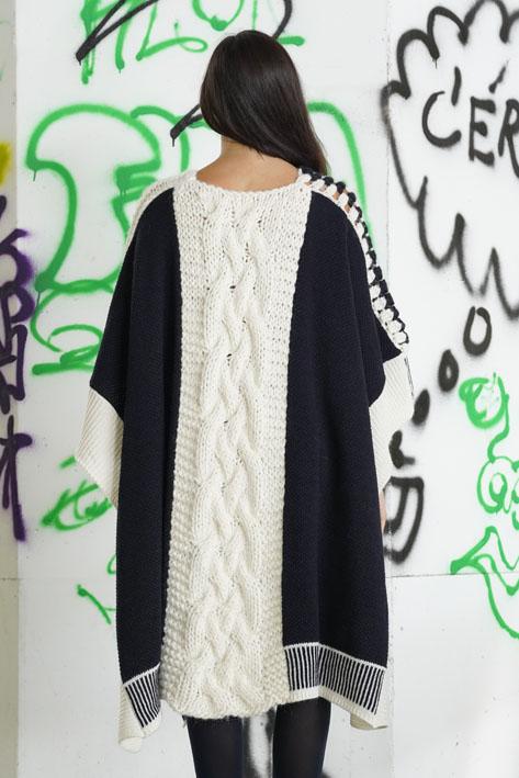 Tricot à Porter Cape In Vendita