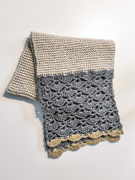 Tricot à Porter Sciarpa in maglia con bordi traforati finitura a smerlo Vendita