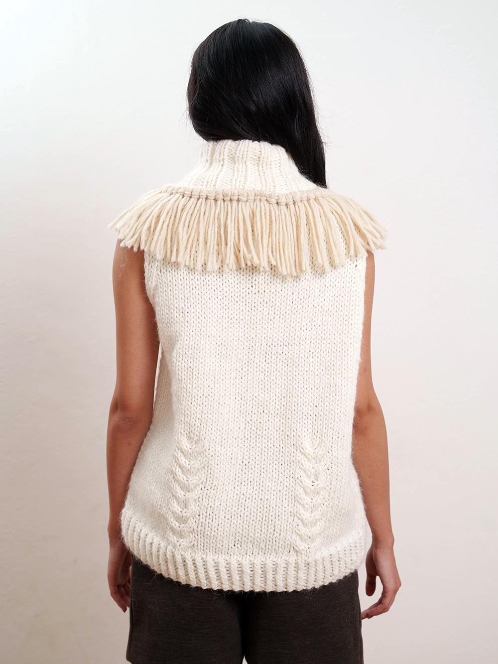 Tricot à Porter Gilet collo vulcano con frange a contrasto Prezzo Ridotto