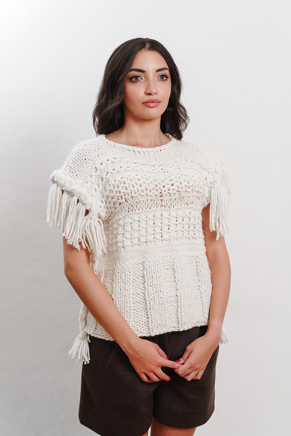 Tricot à Porter Maglia s/m con frange e trecce Sottocosto