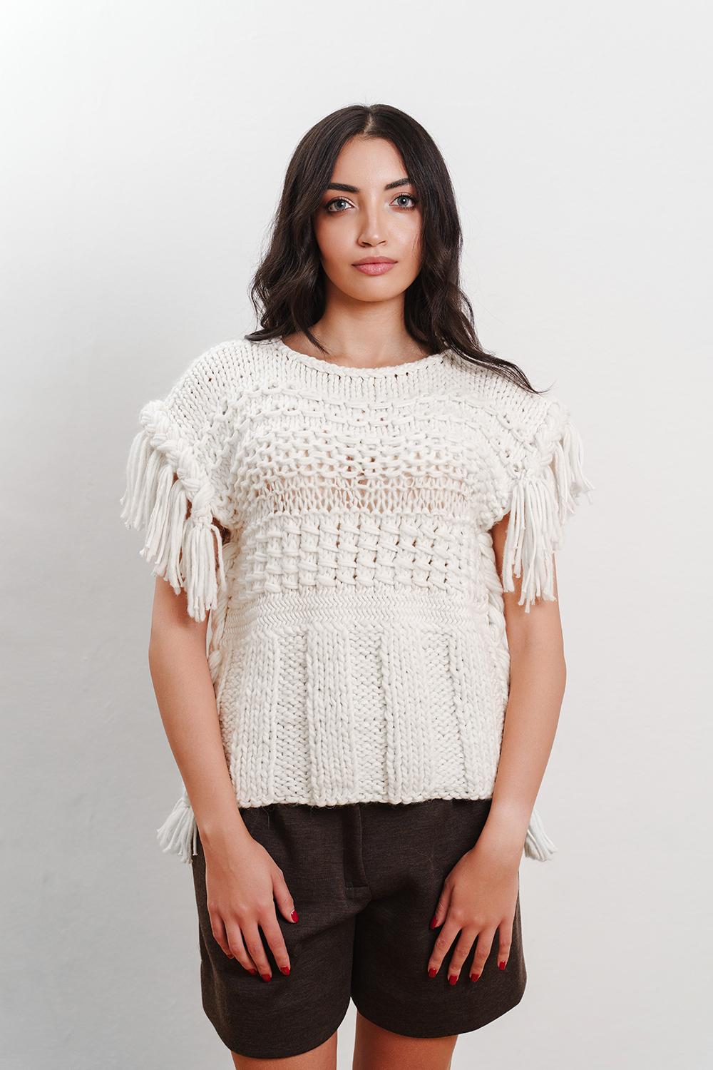 Tricot à Porter Maglia s/m con frange e trecce Sottocosto