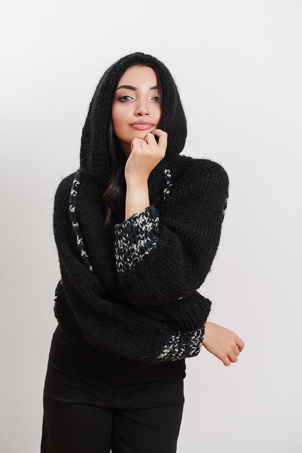 Tricot à Porter Maglia con cappuccio In Vendita