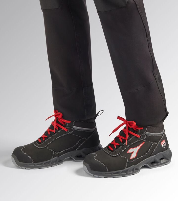 Utility Diadora SHARK ENGINE MID S3S FO SR ESD Scarpa antinfortunistica alta Italia
