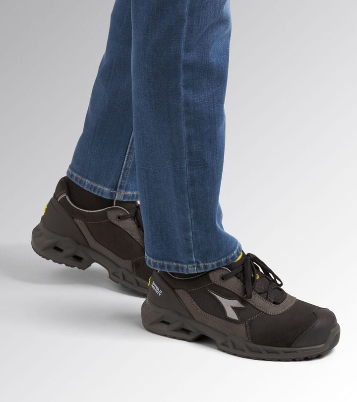 Utility Diadora SHARK STABLE IMPACT LEATHER LOW S3 SRC ESD Scarpa antinfortunistica bassa I Più Venduti