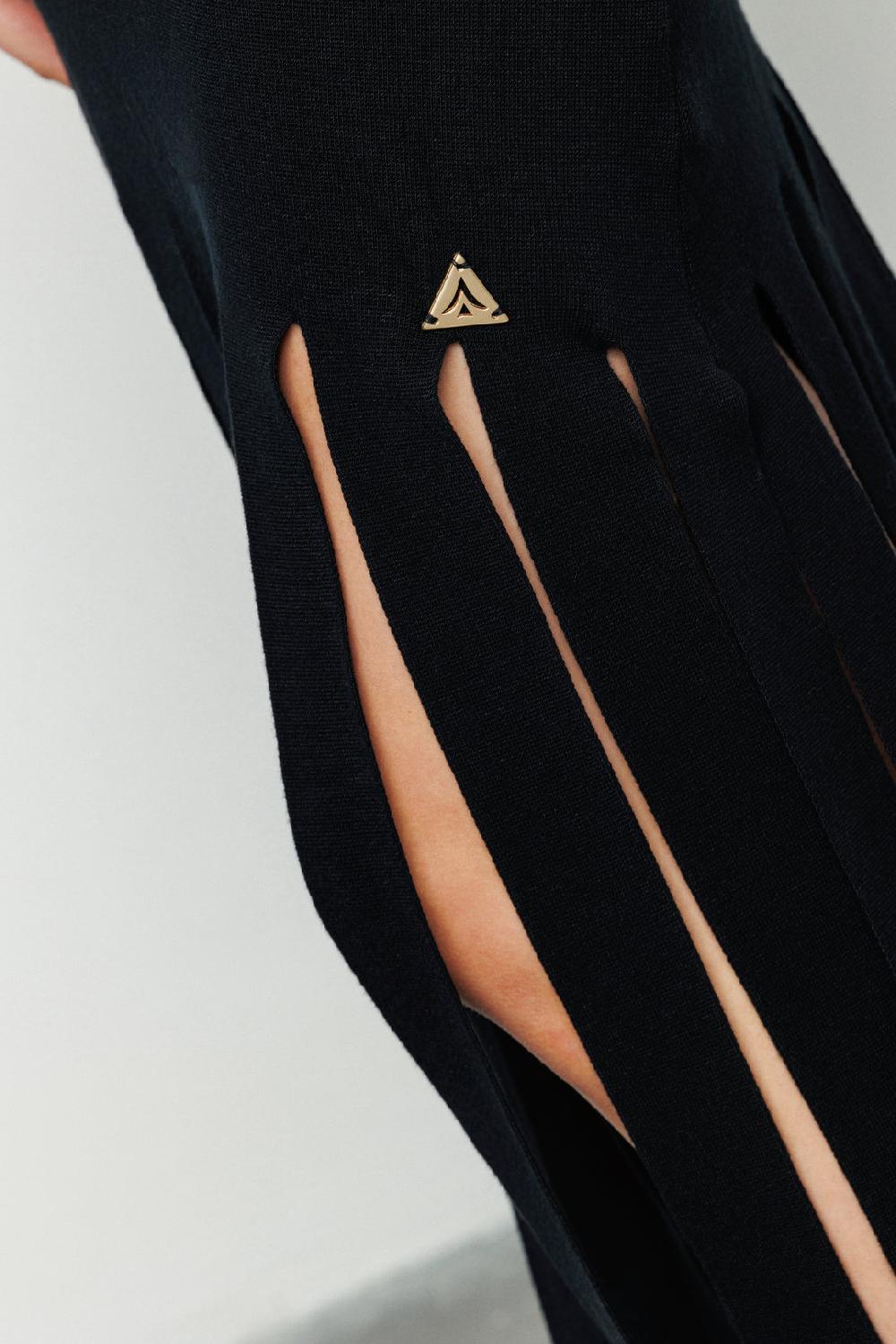 Akep ABITO LUNGO AKEP CUT OUT SULLA SPALLA CON FRANGE Online