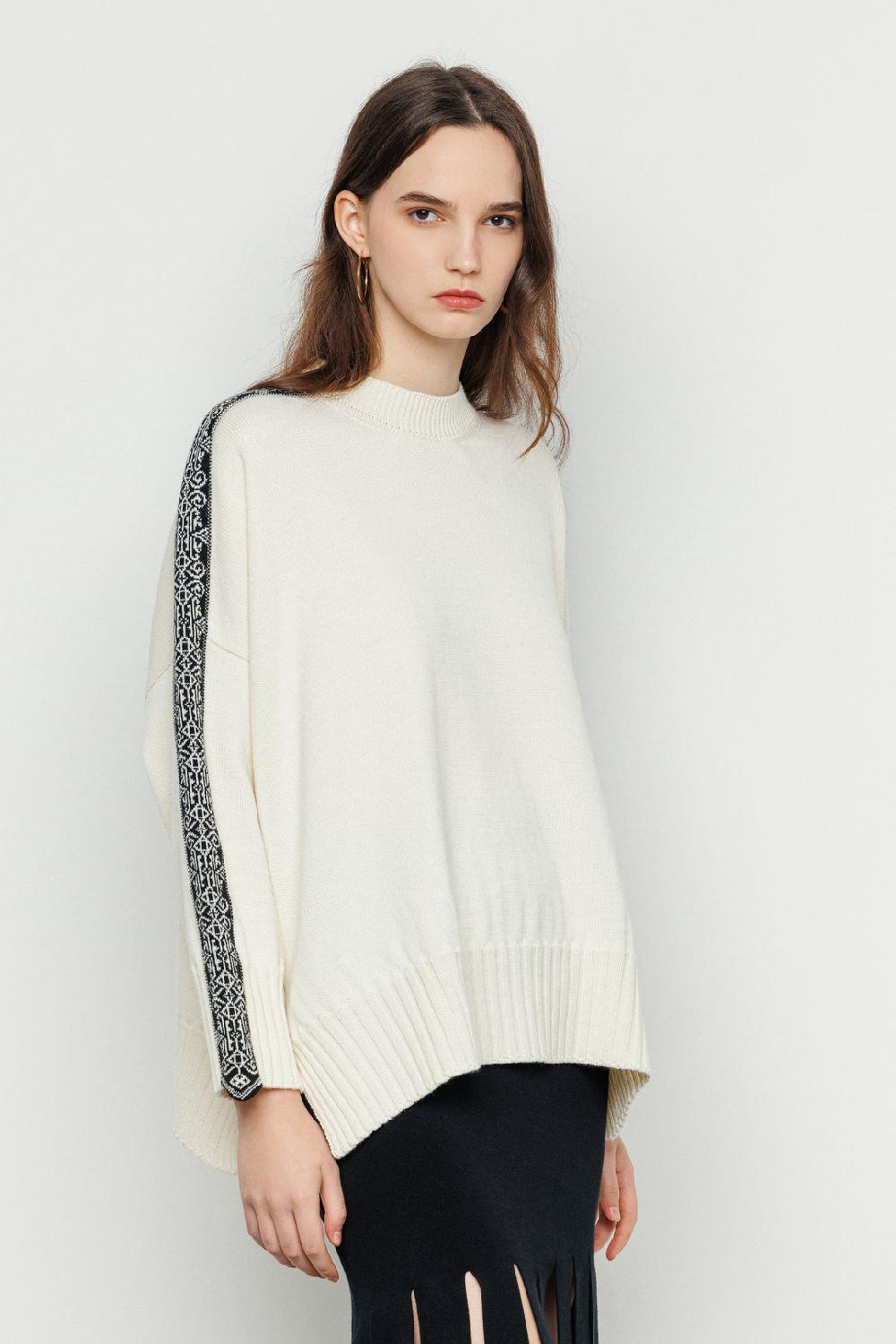 Akep PULLOVER AKEP GIROCOLLO CON BANDA JACQUARD LUNGO LE MANICHE Presa