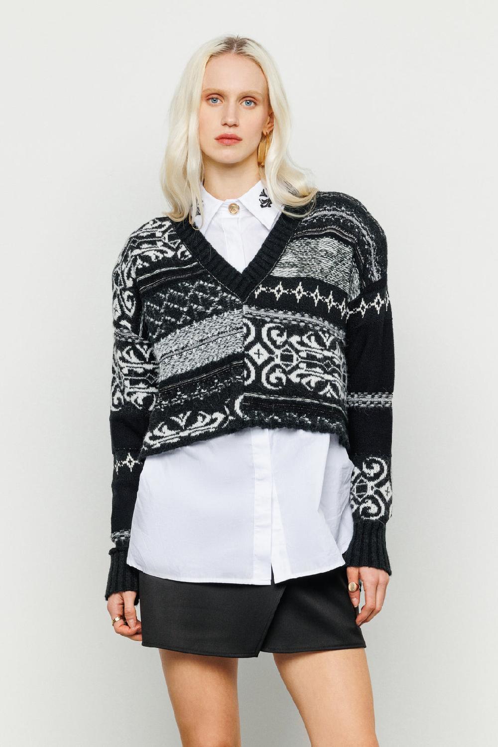 Akep PULLOVER CROP AKEP ASIMMETRICO CON SCOLLO A V Outlet