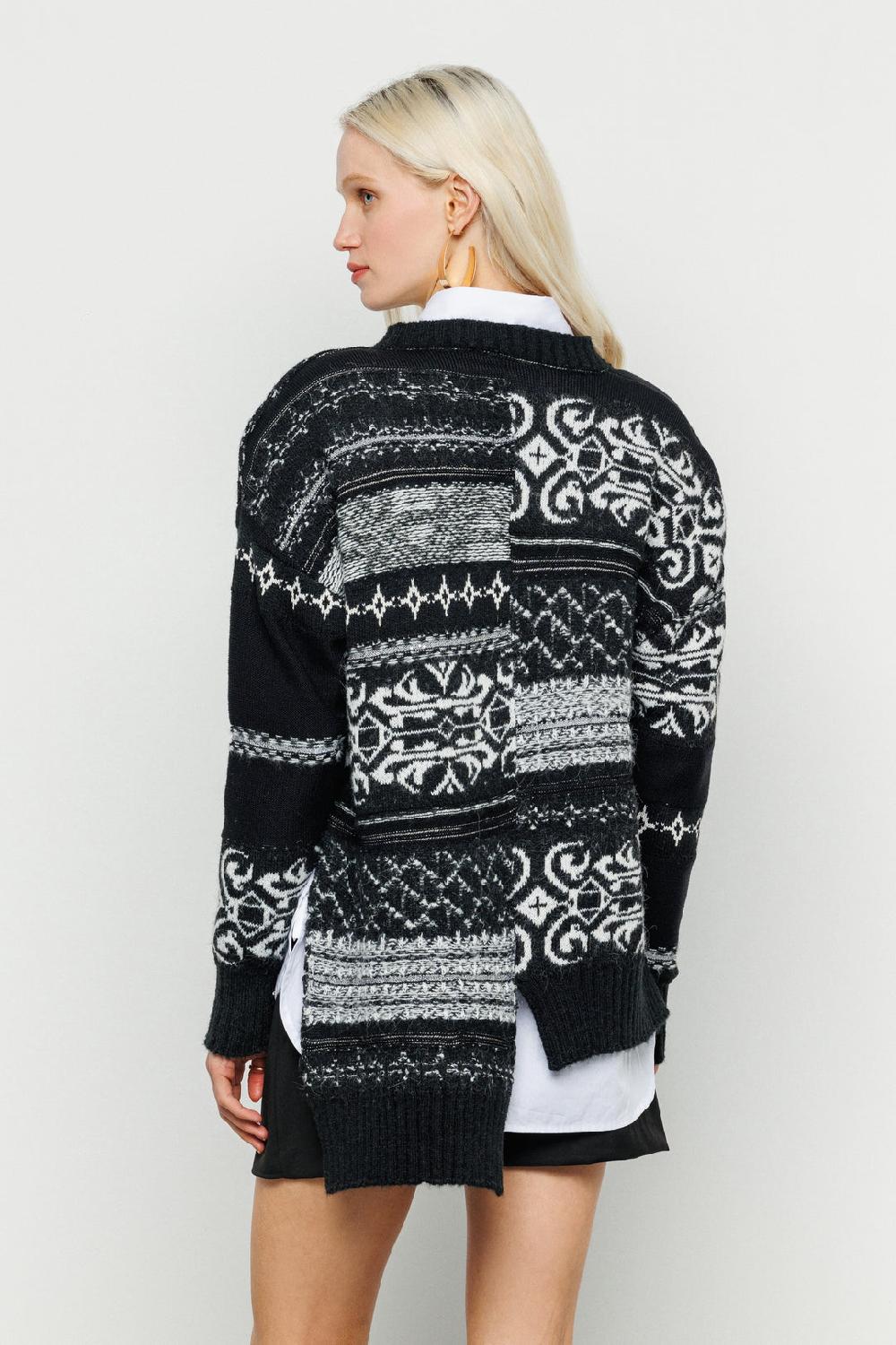 Akep PULLOVER CROP AKEP ASIMMETRICO CON SCOLLO A V Outlet