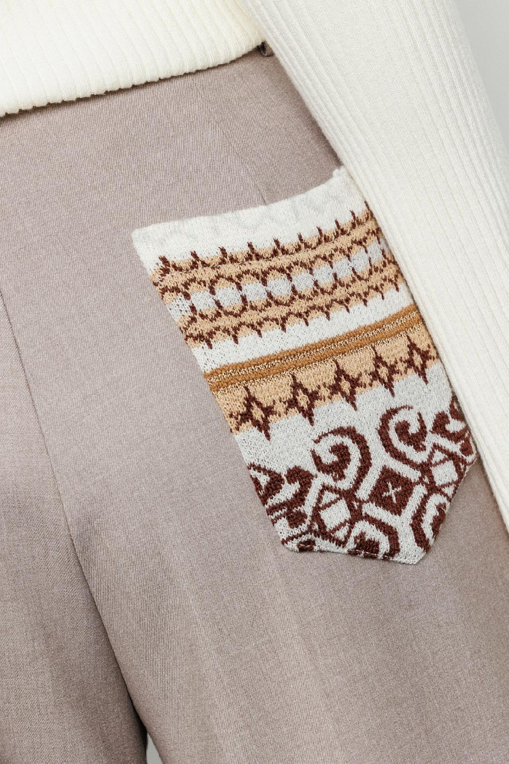 Akep PANTALONE BOOTCUT IN FRESCO LANA CON TASCA JACQUARD SUL RETRO Offerta